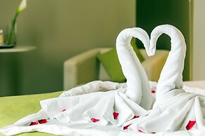 Best Western Plus Lakeside Hotel