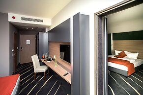 Best Western Plus Lakeside Hotel