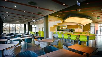 Best Western Plus Lakeside Hotel