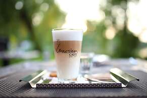 Best Western Plus Lakeside Hotel