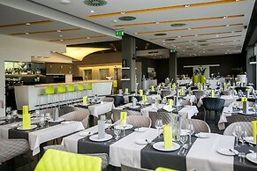 Best Western Plus Lakeside Hotel