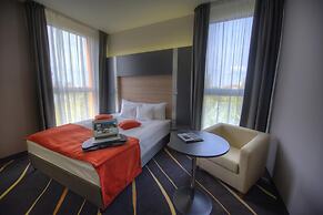 Best Western Plus Lakeside Hotel