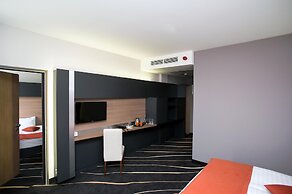 Best Western Plus Lakeside Hotel