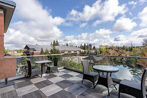 Best Western Premier Boulder Falls Inn