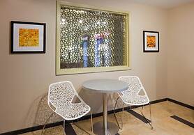 Candlewood Suites Dickinson ND by IHG