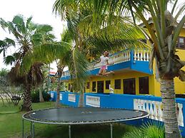 Sea Horizon Apartments (across from Mambo Beach)