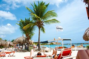 Sea Horizon Apartments (across from Mambo Beach)