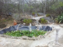 Sea Horizon Apartments (across from Mambo Beach)