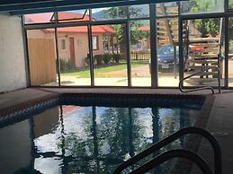 Garden of the Gods Motel