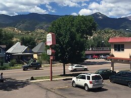 Garden of the Gods Motel
