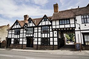 Bel & the Dragon at Red Lion Wendover