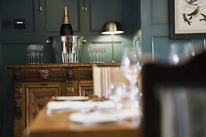 Bel & the Dragon at Red Lion Wendover