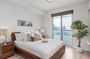 Life Suites Loft - CN Tower