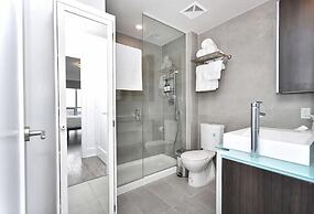 Life Suites Loft - CN Tower