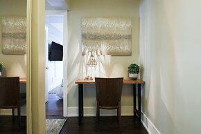 Life Suites Loft - CN Tower