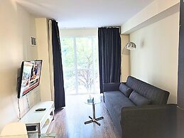 Life Suites Loft - CN Tower