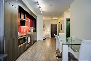 Life Suites Loft - CN Tower