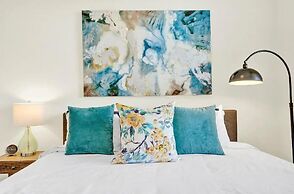 Life Suites Loft - CN Tower