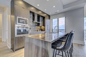 Life Suites Loft - CN Tower