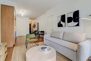 Life Suites Loft - CN Tower