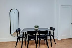 Life Suites Loft - CN Tower