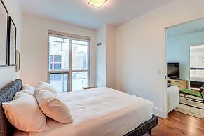Life Suites Loft - CN Tower