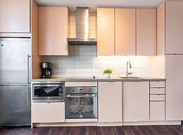 Life Suites Loft - CN Tower