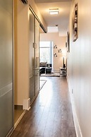 Life Suites Loft - CN Tower