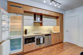 Life Suites Loft - CN Tower