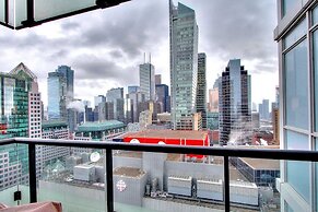 Life Suites Loft - CN Tower
