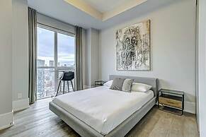 Life Suites Loft - CN Tower