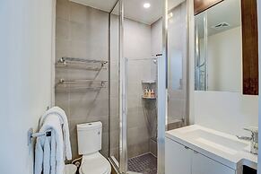 Life Suites Loft - CN Tower