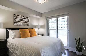 Life Suites Loft - CN Tower