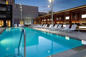 Life Suites Loft - CN Tower