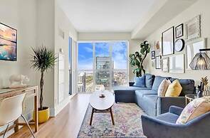 Life Suites Loft - CN Tower