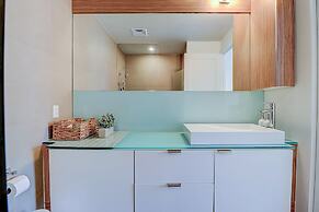 Life Suites Loft - CN Tower