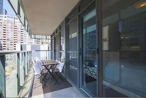 Life Suites Loft - CN Tower