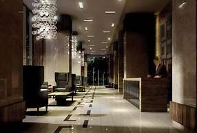 Life Suites Loft - CN Tower