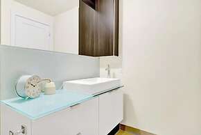 Life Suites Loft - CN Tower