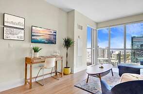 Life Suites Loft - CN Tower