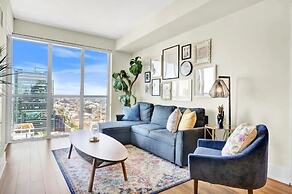 Life Suites Loft - CN Tower