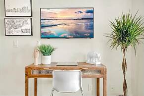 Life Suites Loft - CN Tower