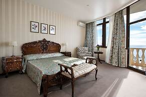 Dolphin Resort & Conference Center