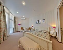 Dolphin Resort & Conference Center