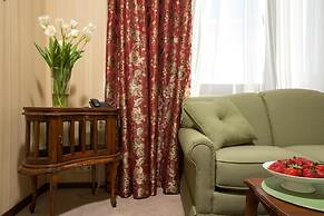 Dolphin Resort & Conference Center