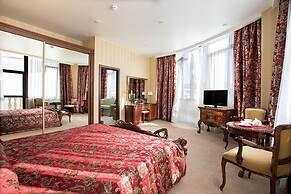 Dolphin Resort & Conference Center