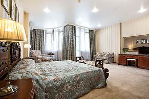 Dolphin Resort & Conference Center