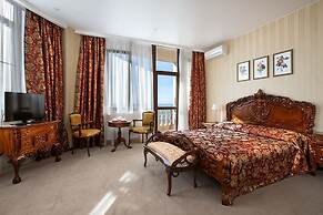 Dolphin Resort & Conference Center