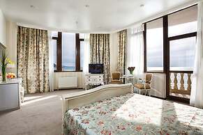 Dolphin Resort & Conference Center