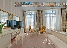 Dolphin Resort & Conference Center